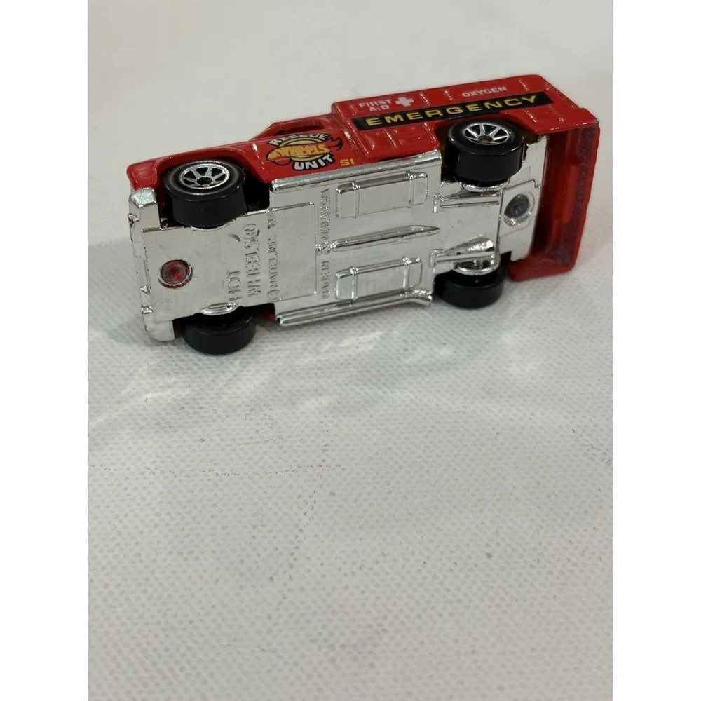 Hot Wheels 1974 Rescue Unit Fire Truck Red 1:64 Diecast Dodge Mattel Vintage